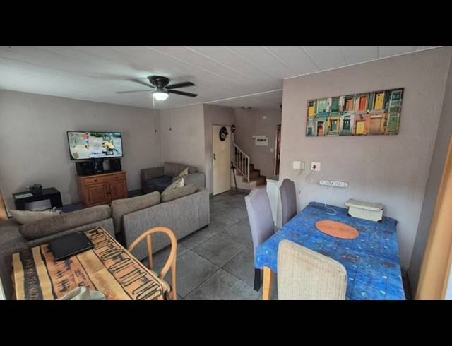 2 BEDROOM TOWNHOUSE FOR SALE IN DORANDIA